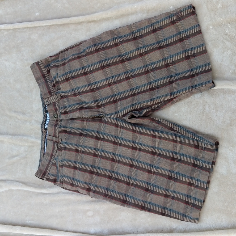 Billabong plaid shorts size 33, like new!